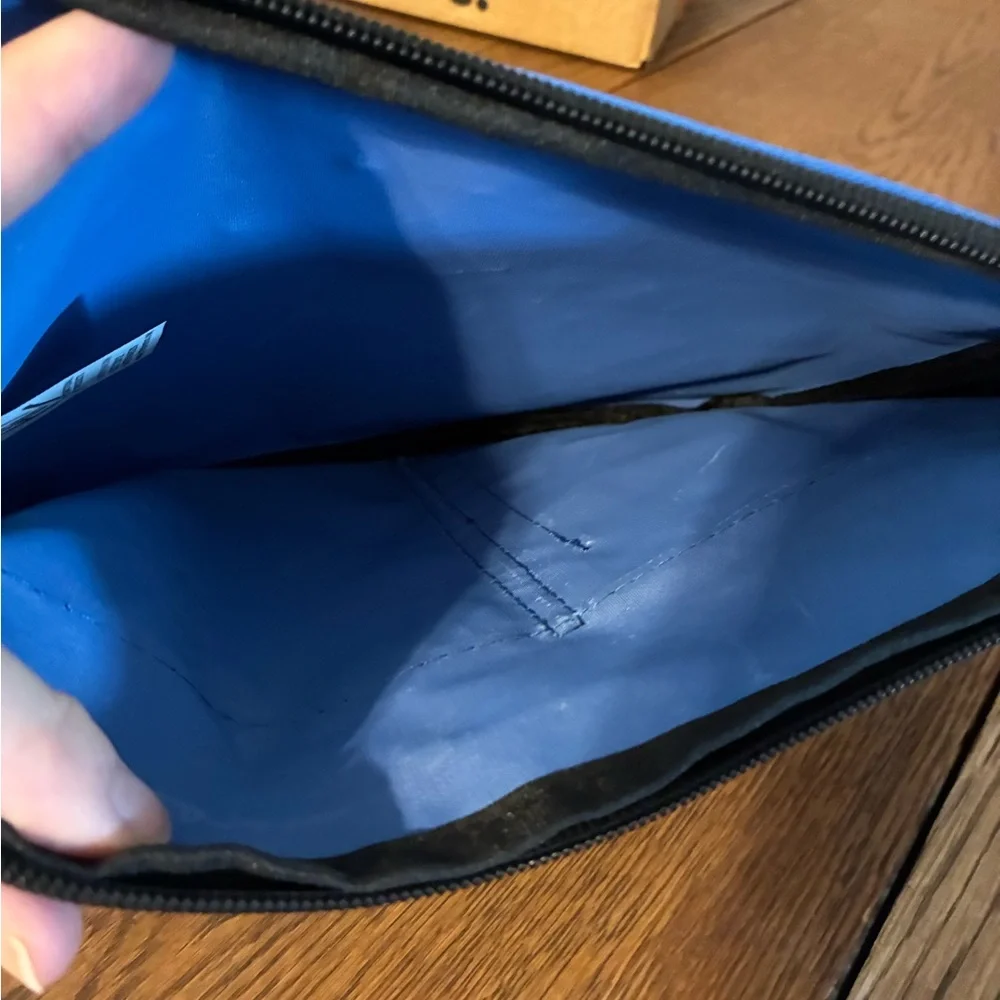 2 PIONEER document bags with 3 zippered compartments, like new